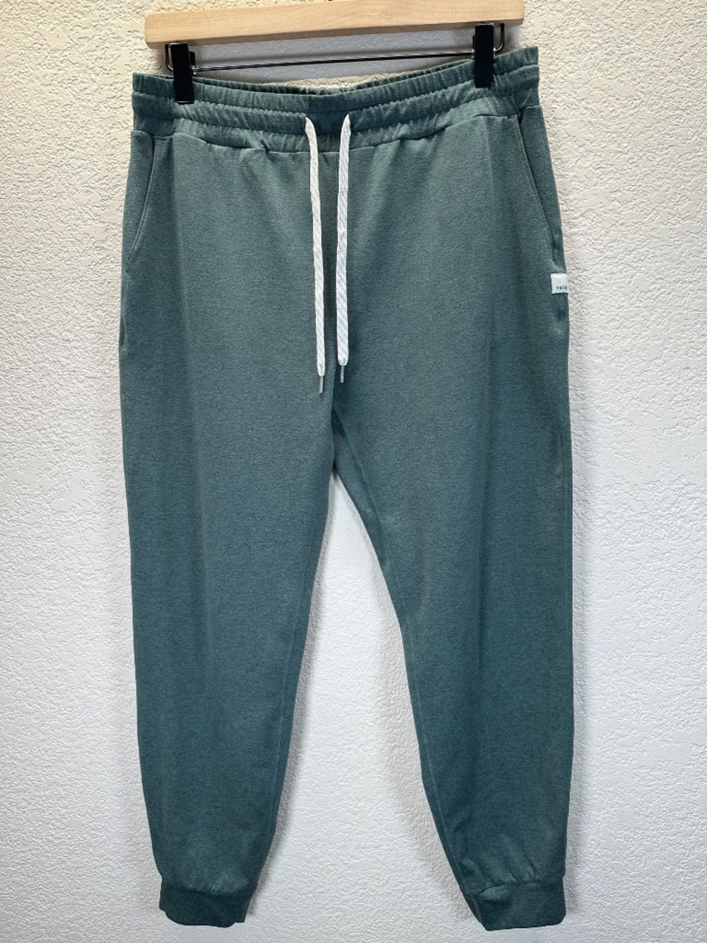 Vuori Womens Jogger The Rise The Shine Sz. M Medium Pull on Adjustable Logo Gym - Picture 13 of 13